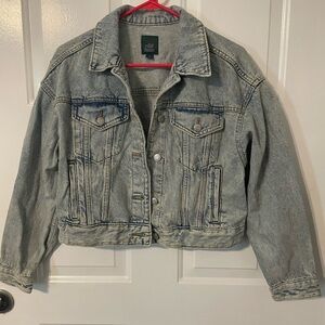 Teen girls jean jacket (size XS) like new